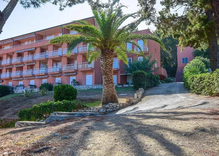 3 Bedroom In Apartment *