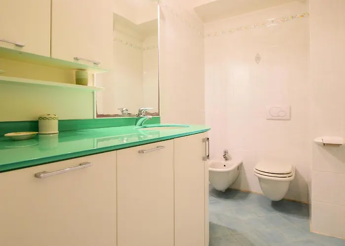 Apartment 3 Bedroom In