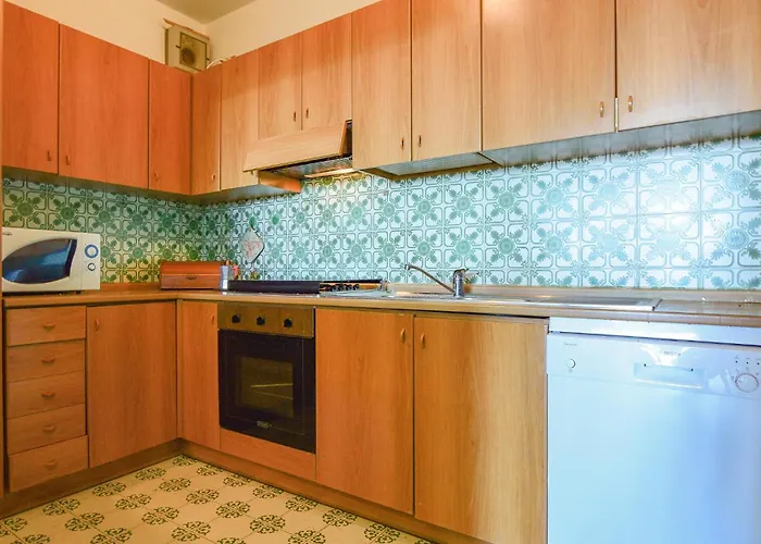 Apartment 3 Bedroom In